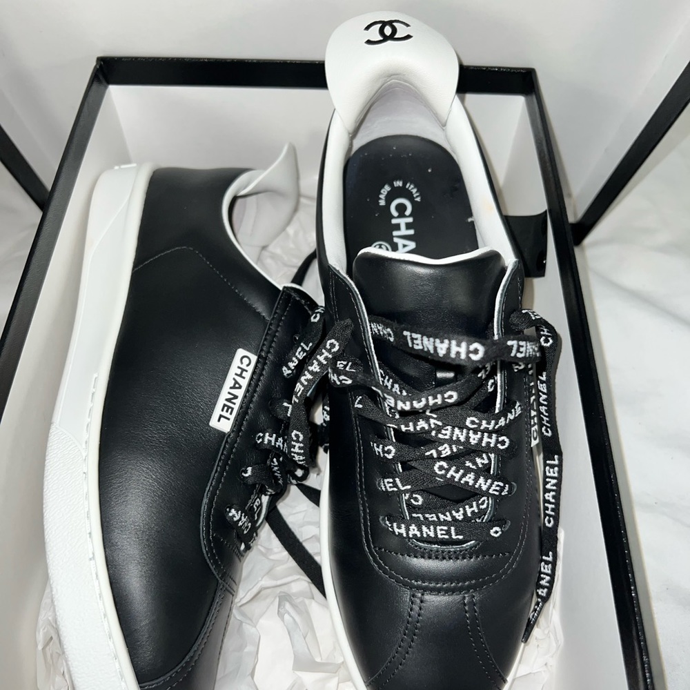 Chanel bowling sneaker 39.5